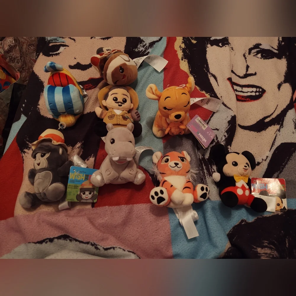 Disney Wishables Pls msg me & LMK what you're interested in